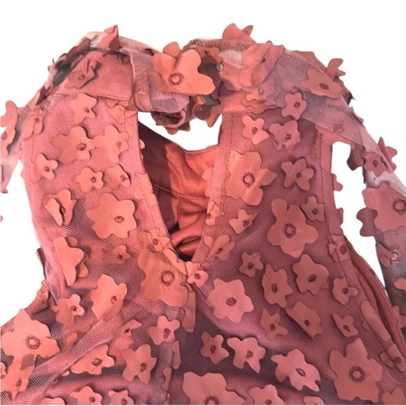 Eva Franco 3-D flower halter top - Picture 6 of 7